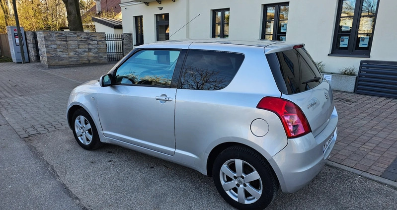 Suzuki Swift cena 13900 przebieg: 119000, rok produkcji 2010 z Sokołów Małopolski małe 529